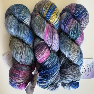 chaos, laine socks teint à la main, fingering