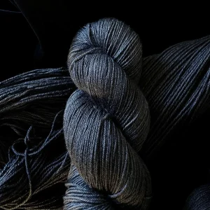 merino soie teint à la main gris foncé