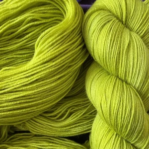 laine teinte à la main 100% mérinos SW