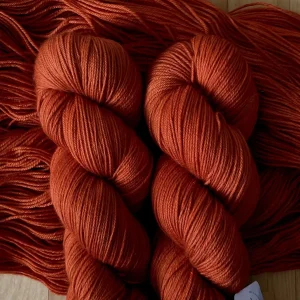 laine à tricoter couleur orange épaisseur fingering